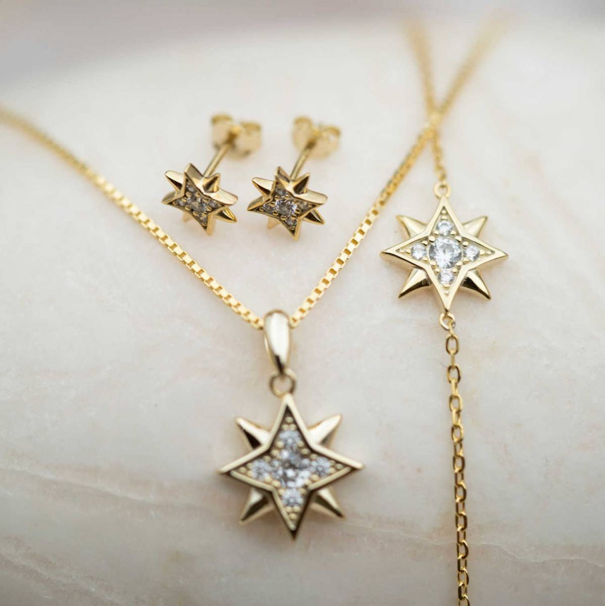 Armbånd i sølv med zirkonia stjerne