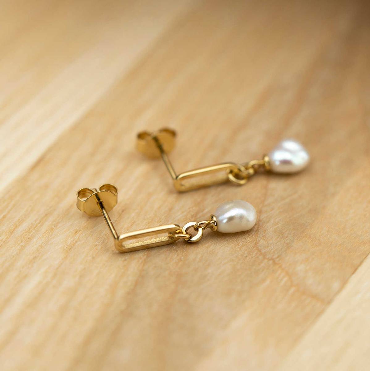 Nora Mørk ørepynt i ørepynt med perle